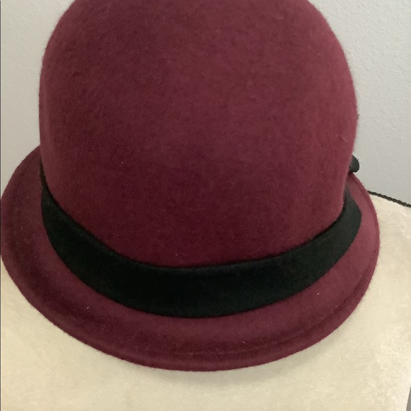 Bundle of Five Hats - Picture 4 of 15